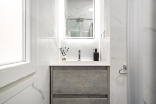 Room Canalejas - image 13