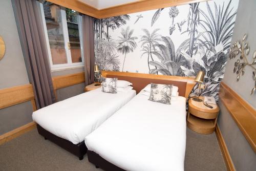 Hotel White - image 12