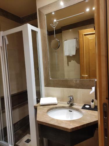 Hotel White - image 5