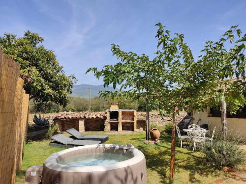 Casita con jacuzzi - Rectoria de Dosquers in Maia de Montcal