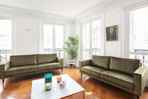 Magnificent apt in Paris near Champs Elysées-8 ppl