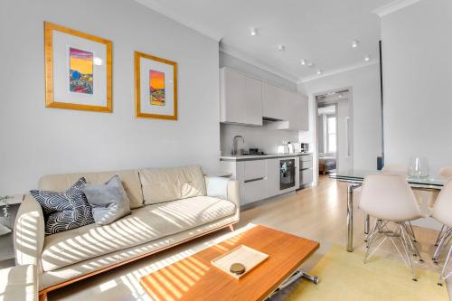 Phaedrus Living: South Kensington Luxury Flat