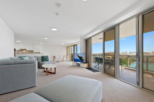 Oceanfront apartment on top of point Cartwright, Buddina (Foto 9)