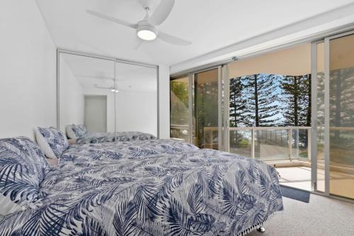 Oceanfront apartment on top of point Cartwright