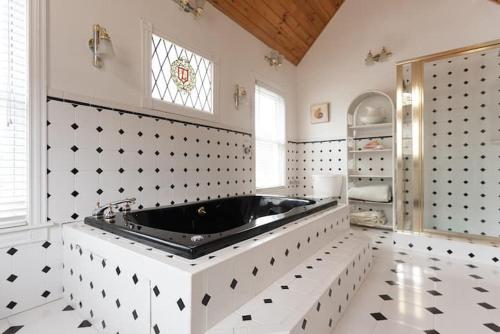 Majestic King Suite in the Doll House in Andes, USA