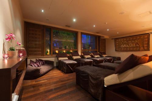 Park Plaza Cardiff - image 12