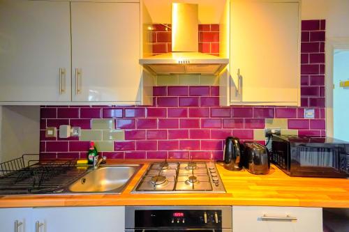 Headingley 2 Bedroom first floor cottage flat Near Universities shops& Park, Leeds (photo 4)