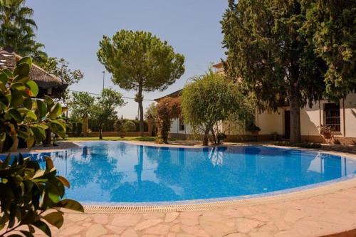 Andalusian Villa w/ Pool, Garden & Barbecue