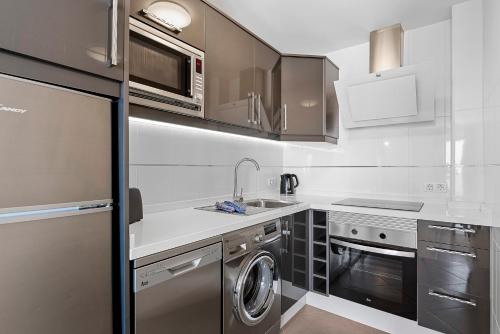 Paloma Beach Apartments - image 12