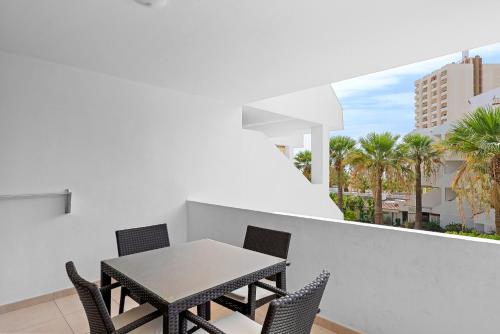 Paloma Beach Apartments - image 13