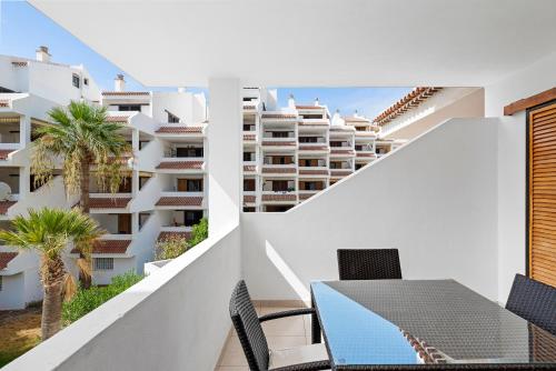 Paloma Beach Apartments - image 2