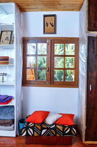 Twin Room with Garden View image 2
