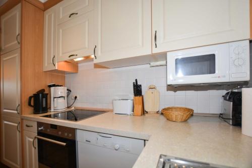 Reetdachhaus Malve 3 im Feriendorf Puddeminer Wiek Reetdachhaus Malve 3 im Feriendorf Puddeminer Wiek