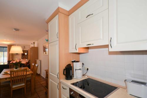 Reetdachhaus Malve 3 im Feriendorf Puddeminer Wiek Reetdachhaus Malve 3 im Feriendorf Puddeminer Wiek