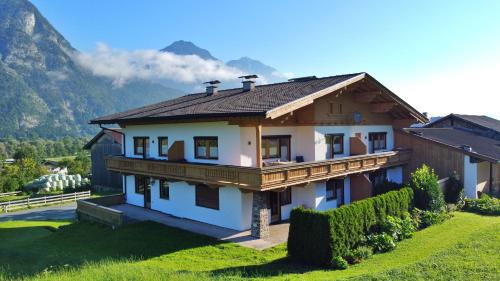  Bucherwirt Appartements, Pension in Buch bei Jenbach