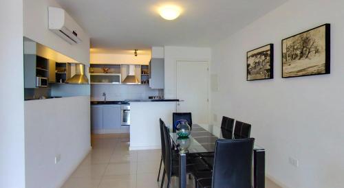 2 bedrooms, 4 beds