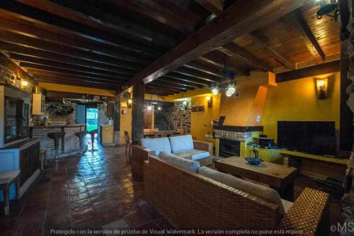 CASA RURAL LA CORVA in Triollo
