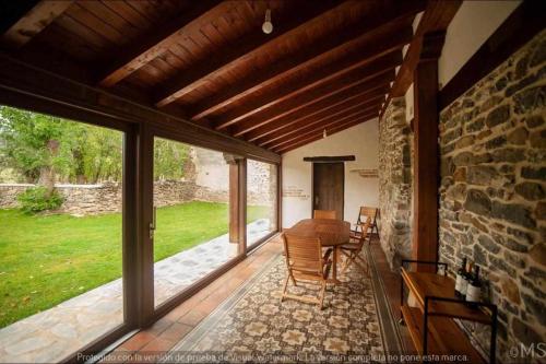 CASA RURAL LA CORVA in Triollo