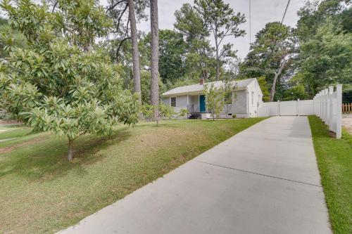 Modern Raleigh Vacation Rental about 3 Mi to Downtown! in Raleigh, USA