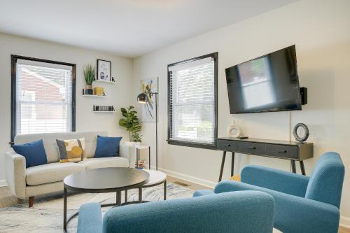 Modern Raleigh Vacation Rental about 3 Mi to Downtown!