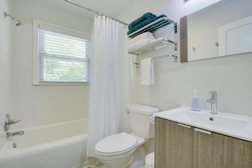 Modern Raleigh Vacation Rental about 3 Mi to Downtown!