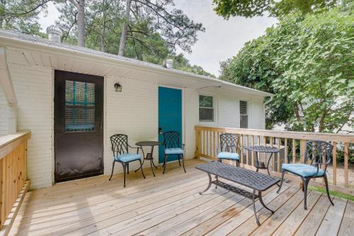 Modern Raleigh Vacation Rental about 3 Mi to Downtown!