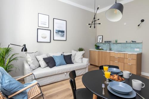 Barbacan Suites - Old Town Apartments - by Upstairs 3