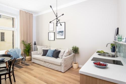 Barbacan Suites - Old Town Apartments - by Upstairs 2