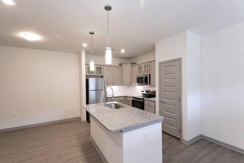 Modern Luxe Condo Near Charlotte in Concord, USA