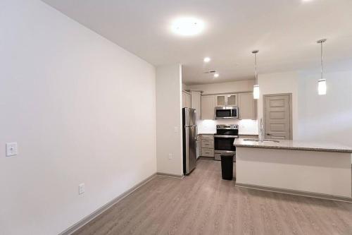 Modern Luxe Condo Near Charlotte in Concord, USA