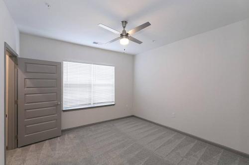 Modern Luxe Condo Near Charlotte in Concord, USA
