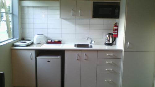 ห้องครัว, 747 โมเทล (747 Motel) near เวลลิงตันซู