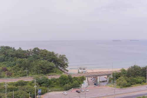 東海 KK Stay Ocean view with Netflix ゲストハウス レストラン