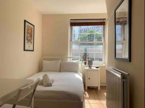 APlaceToStay Central London Apartment, Zone 1 NHG