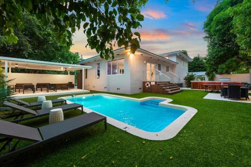 Beautiful Villa with heated pool Must seen!