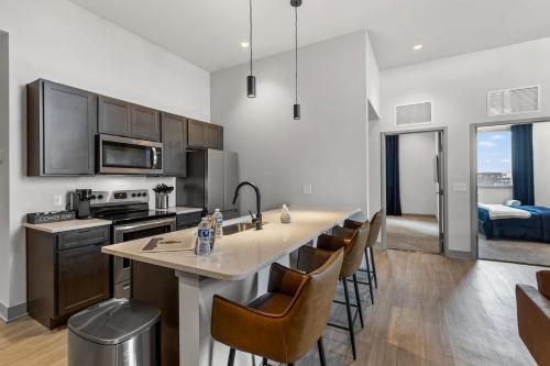 Kitchen, 175 LEX - Walkable Downtown Lexington & Rupp Arena - Full Condos in Lexington (KY)
