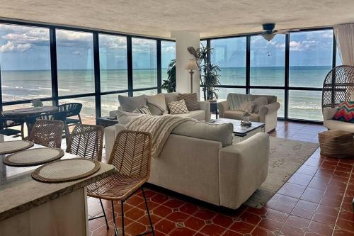 beautiful oceanfront two bedroom condo in Daytona Beach, USA