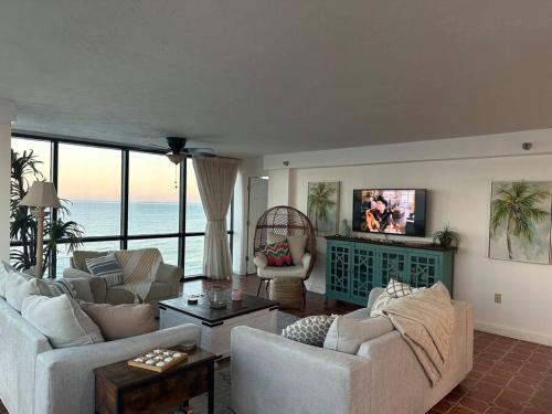 beautiful oceanfront two bedroom condo in Daytona Beach, USA