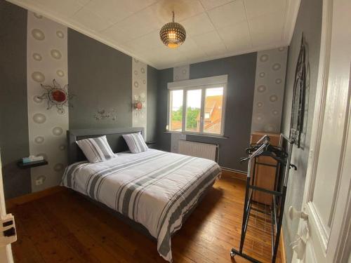 Maison Au champ du souvenir 5 chambres 8 personnes in Albert