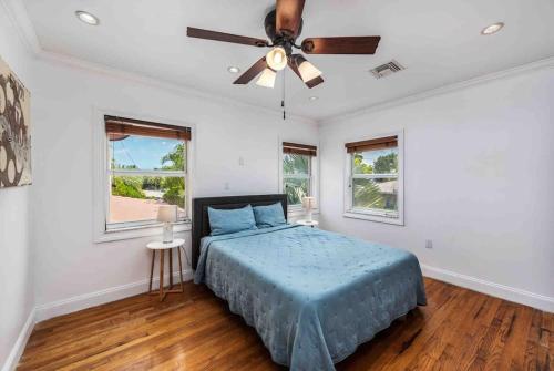 Villa sleeps 18 in Miami Shores with Movie theater / Pool / Jacuzzi in Miami, USA
