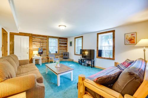 Wisconsin Cabin Getaway Near Castle Rock Late in Mauston, USA