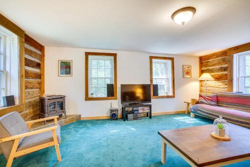 Wisconsin Cabin Getaway Near Castle Rock Late in Mauston, USA