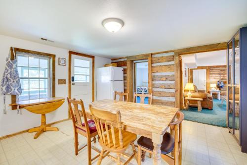 Wisconsin Cabin Getaway Near Castle Rock Late in Mauston, USA