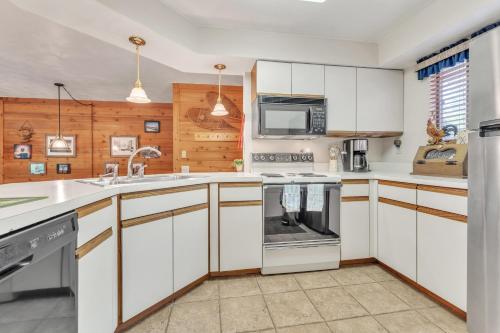7 Springs Ski & Mountain Adventure Condo condo in Champion, USA
