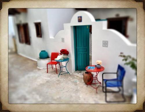 Double Room with Balcony image 8