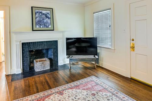 Lexington Condo with Balcony 1 Mi to UK Campus! in Lexington, USA