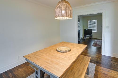 Lexington Condo with Balcony 1 Mi to UK Campus! in Lexington, USA