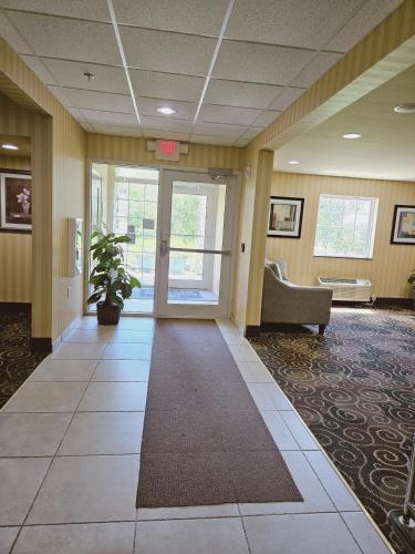 Cobblestone Inn & Suites - Bloomfield - image 10