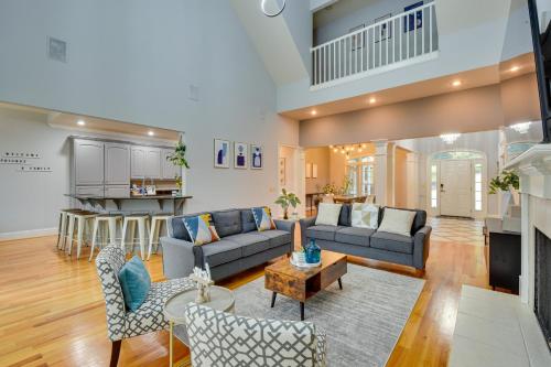 Grand Lakefront Home in Hartwell with Game Room! in Hartwell, USA