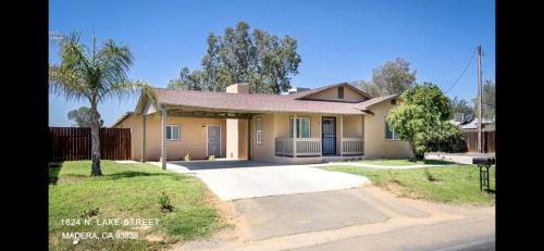 Entire cozy home in Madera (Kalifornia)